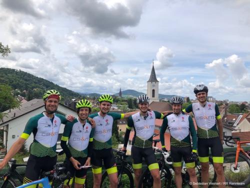 Christopher, Basti, Andi, Fabi, Chrissi, Matteo, Blick auf Freiburg, Juni 2020