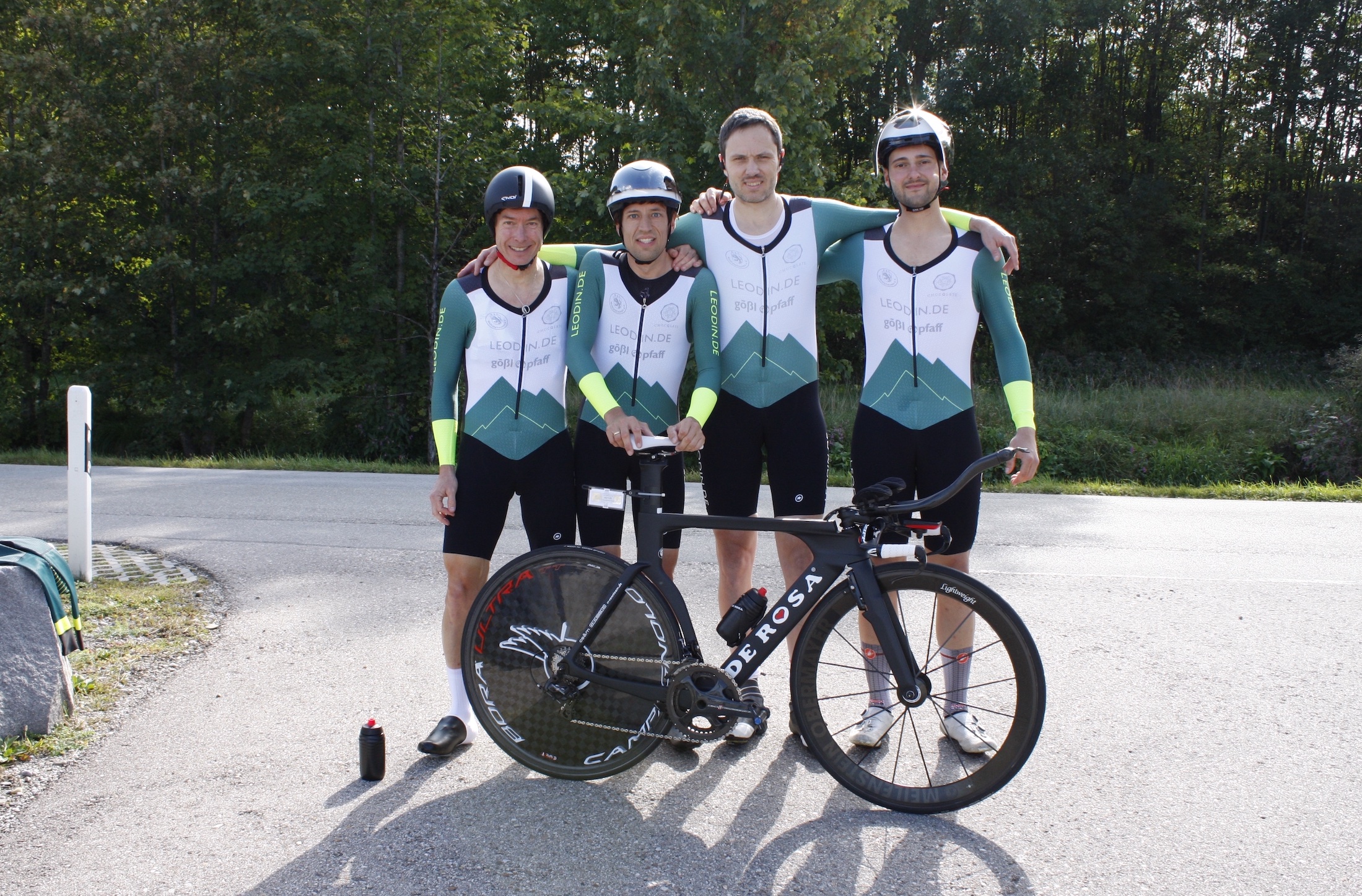 Team.LEODIN.de beim 44. BMW Mannschaftszeitfahren 24.09.2023 Aschheim ©Alexandra Weinert Stefan Oettl Sebastian Weinert Robert Greiner Leon Echtermann